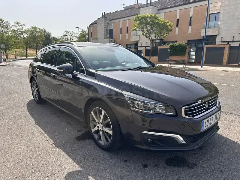 Usado Peugeot 508 SW GT-line 150 CV (110 kW) 2017 Negro Familiar