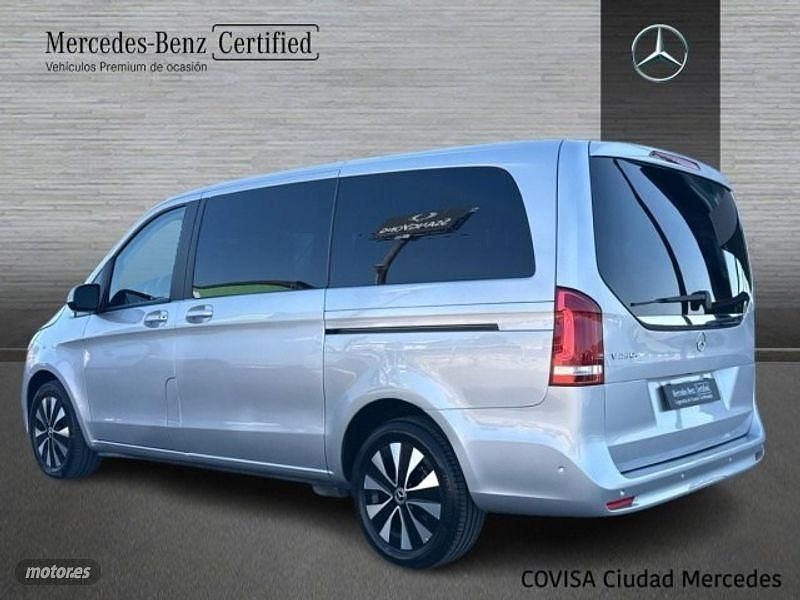 Usado Mercedes V250 190 CV (139 kW) 2023 Gris / plateado Monovolumen