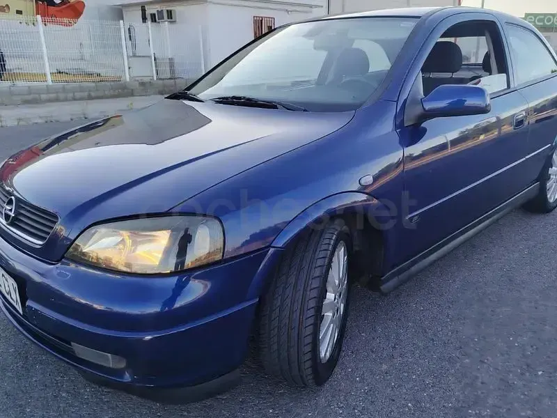 Usado Opel Astra Sport 100 CV (73 kW) 2004 Azul Berlina