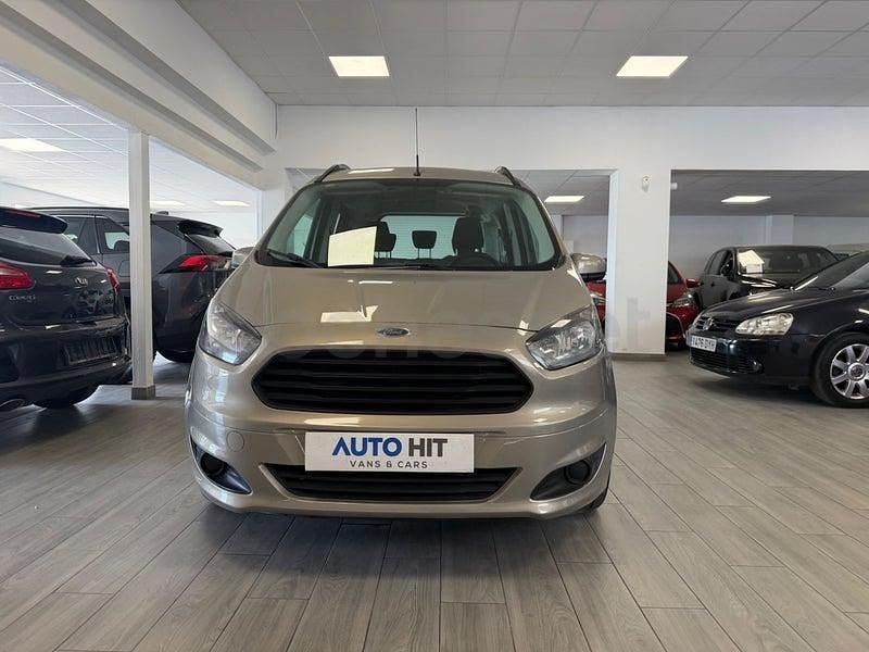 Usado Ford Tourneo Courier Titanium 100 CV (73 kW) 2016 Beige Monovolumen