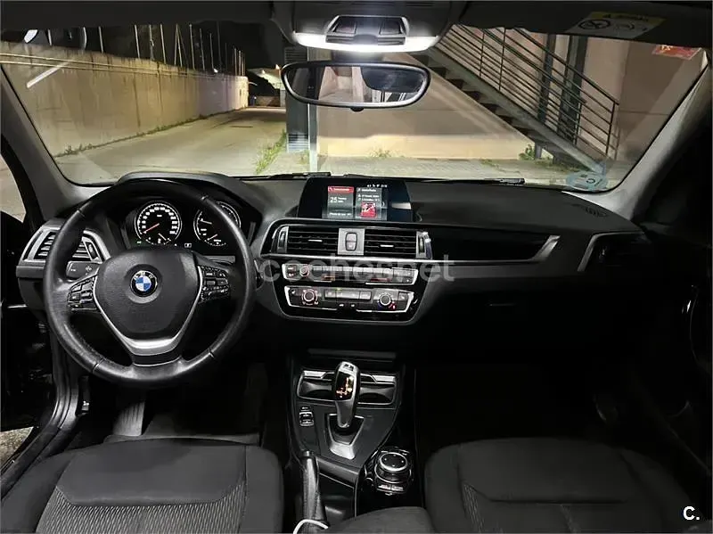 Usado BMW 118 Sport Line 136 CV (100 kW) 2019 Negro Berlina