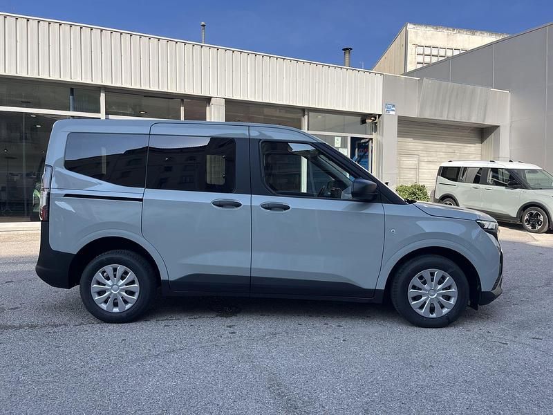 Nuevo Ford Tourneo Courier Trend 125 CV (91 kW) 2026 Gris Monovolumen