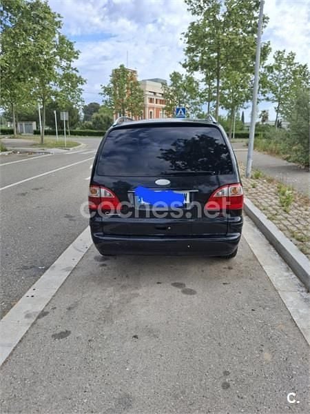 Usado Ford Galaxy Ghia 130 CV (95 kW) 2005 Negro Monovolumen
