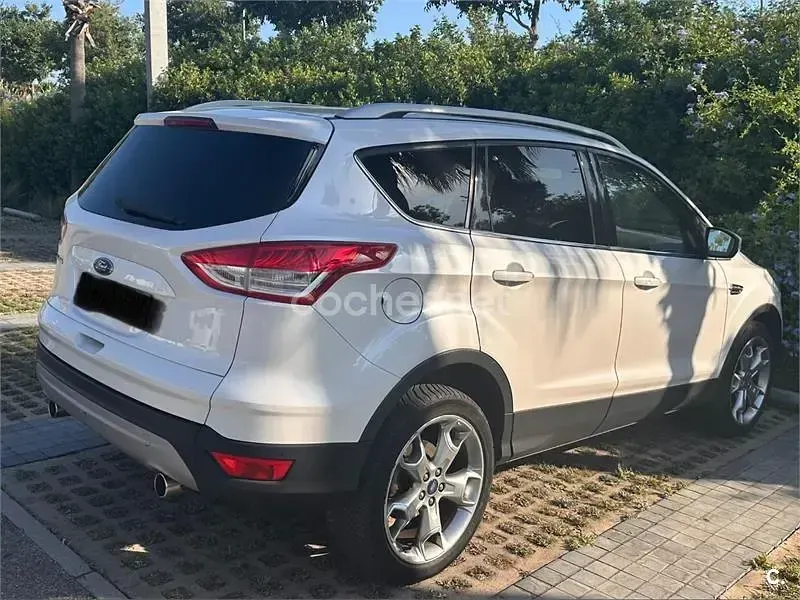 Usado Ford Kuga Titanium 140 CV (102 kW) 2014 Blanco SUV