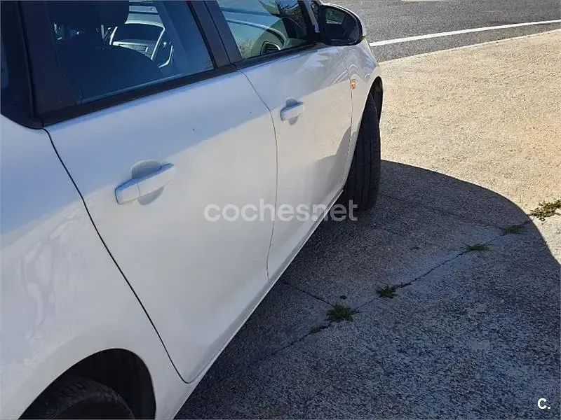 Usado Opel Astra Selective 110 CV (80 kW) 2013 Blanco Berlina