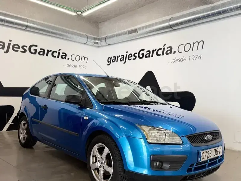 Usado Ford Focus Trend 109 CV (80 kW) 2005 Azul Berlina