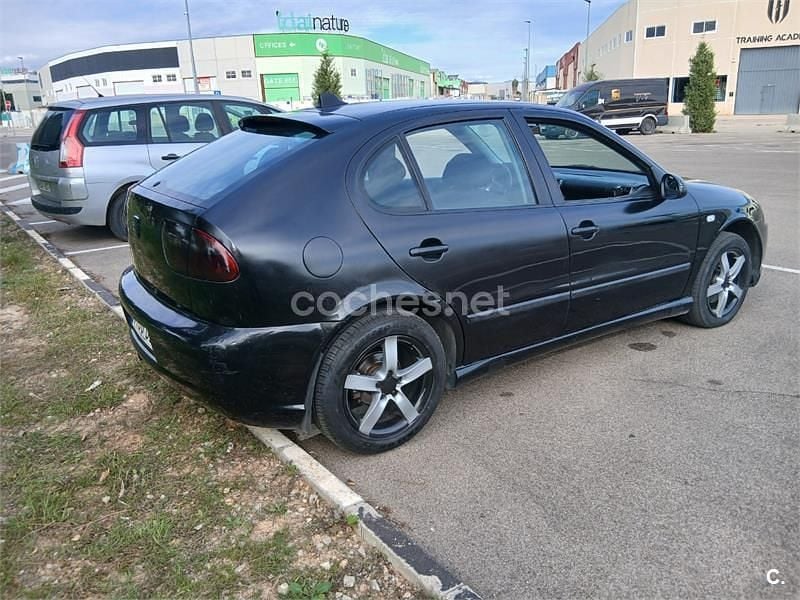 Negro Usado 2004 Seat Leon Sport Berlina | 2500 € (Buen precio) - Imagen 1/4