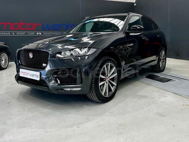 Usado Jaguar F-Pace R-Sport 300 CV (220 kW) 2016 Gris / plata SUV