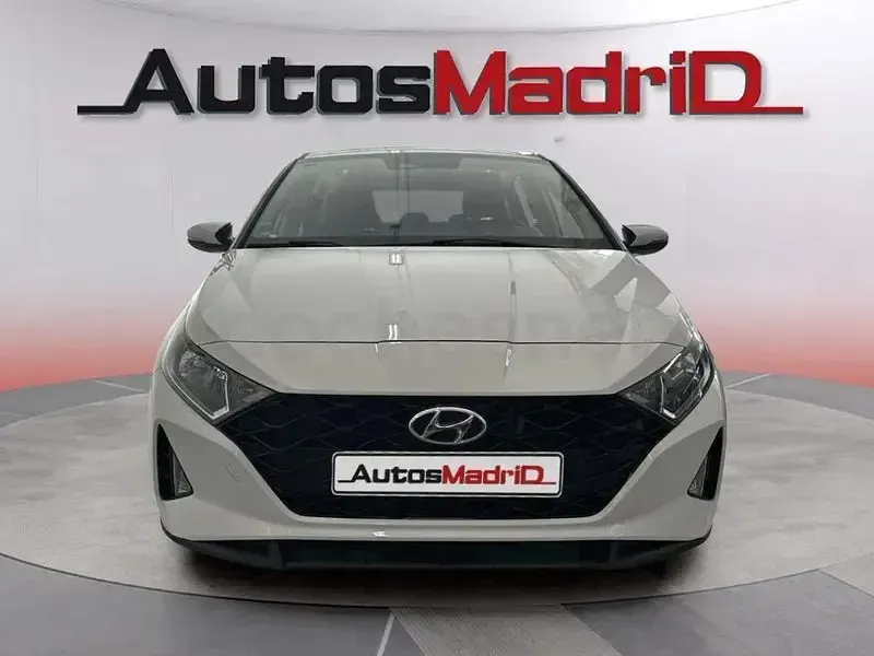 Usado Hyundai i20 100 CV (73 kW) 2021 Blanco Utilitario