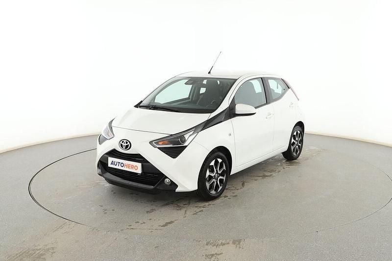 Blanco Usado 2022 Toyota Aygo X-play Utilitario | 13.599 € (Precio justo) - Imagen 1/3