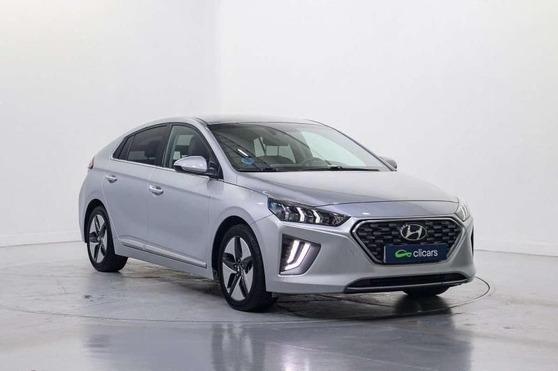Usado Hyundai Ioniq 105 CV (77 kW) 2021 Plateado Utilitario