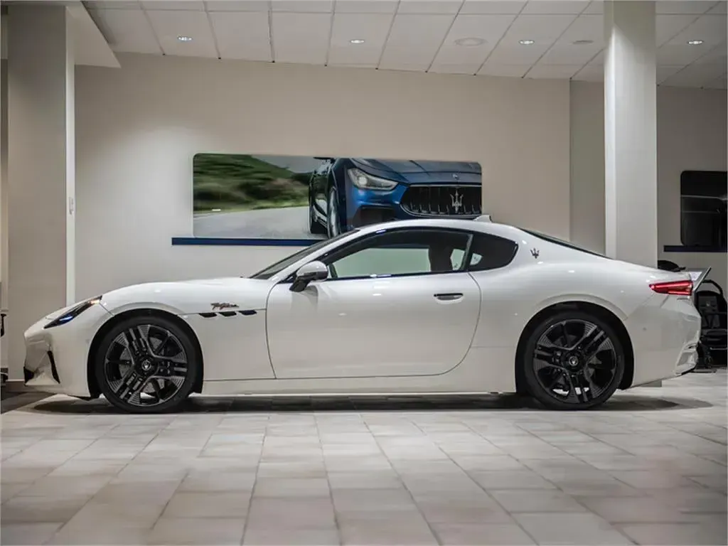 Usado Maserati Granturismo 559 kW (761 CV) 2024 Blanco Coupe