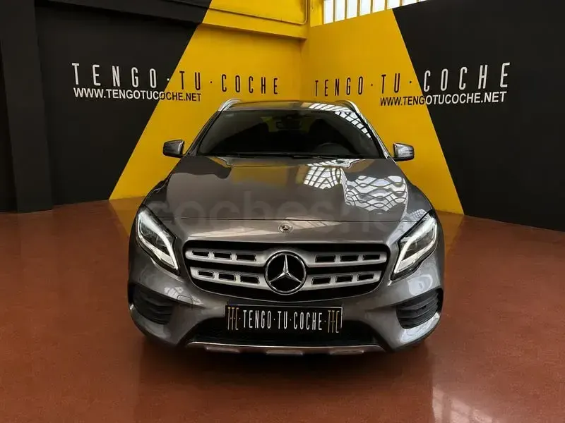 Usado Mercedes GLA180 122 CV (89 kW) 2018 Gris / plata SUV