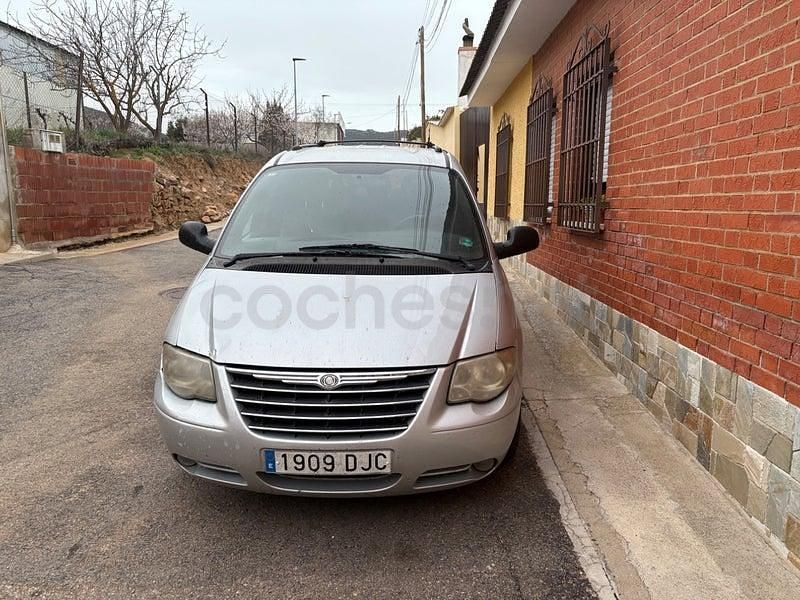 Usado Chrysler Voyager 150 CV (110 kW) 2005 Gris / plata Monovolumen