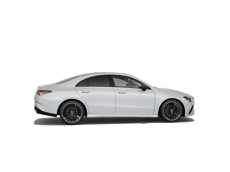 Usado Mercedes CLA200 150 HP (110 kW) 2024 Branco Sedan