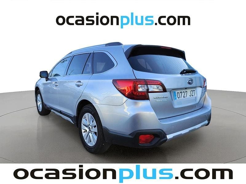 Usado Subaru Outback 175 CV (128 kW) 2017 Gris plata Familiar