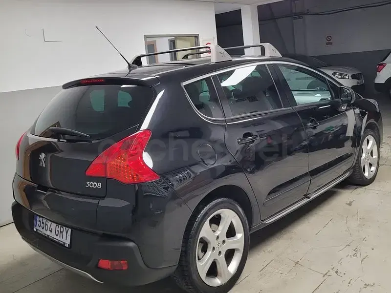 Usado Peugeot 3008 Premium 110 CV (80 kW) 2009 Negro Familiar