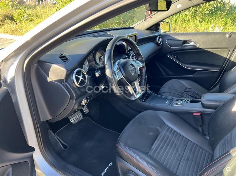 Usado Mercedes A180 AMG line 109 CV (80 kW) 2015 Gris / plata Berlina