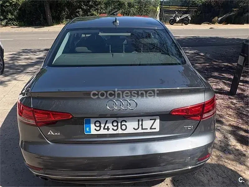Usado Audi A4 Design 150 CV (110 kW) 2016 Gris / plata Berlina