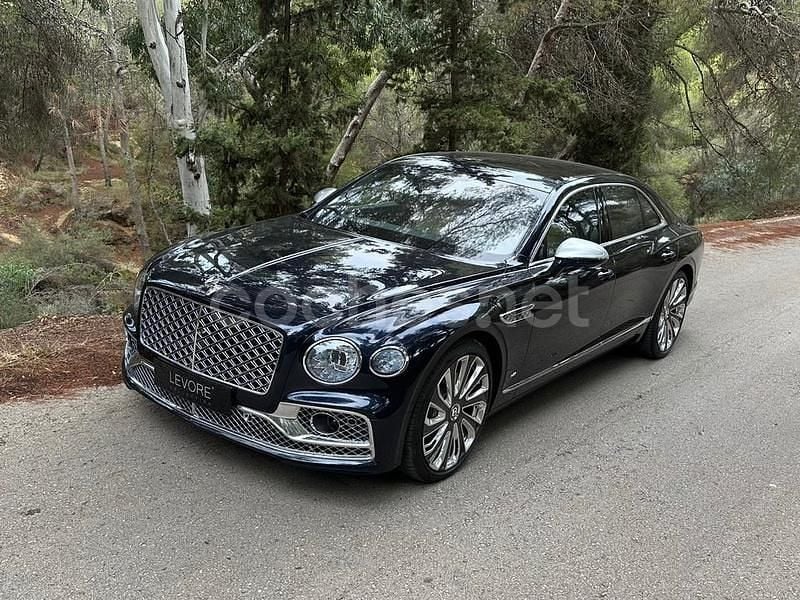 Usado Bentley Flying Spur Mulliner 550 CV (404 kW) 2023 Azul Berlina