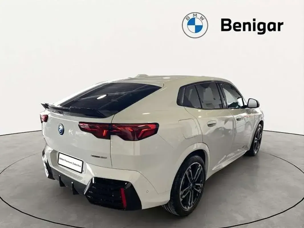 Usado BMW iX2 230 kW (313 CV) 2025 Blanco SUV