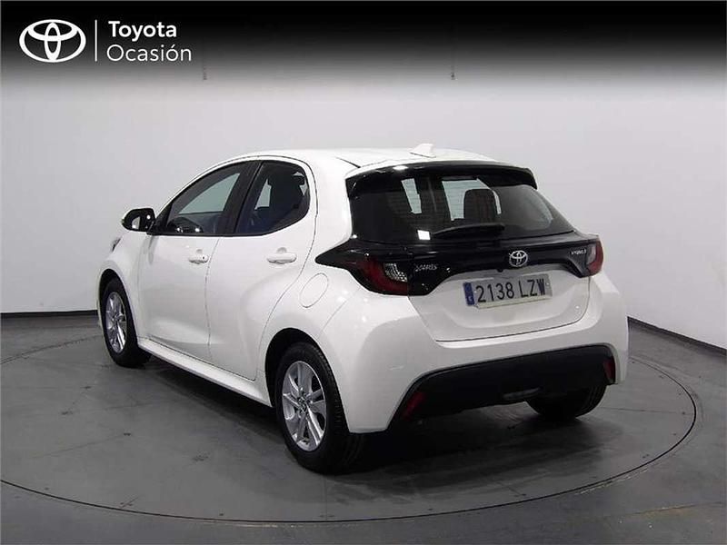 Usado Toyota Yaris Hybrid Business Edition 116 CV (85 kW) 2022 Utilitario