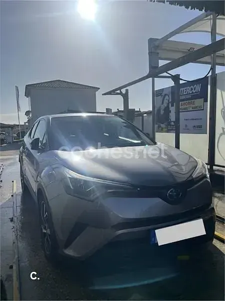 Usado Toyota C-HR Plus 122 CV (89 kW) 2017 Gris / plata SUV