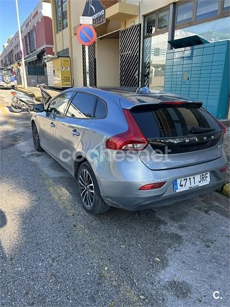 Usado Volvo V40 Momentum 120 CV (88 kW) 2016 Azul Berlina