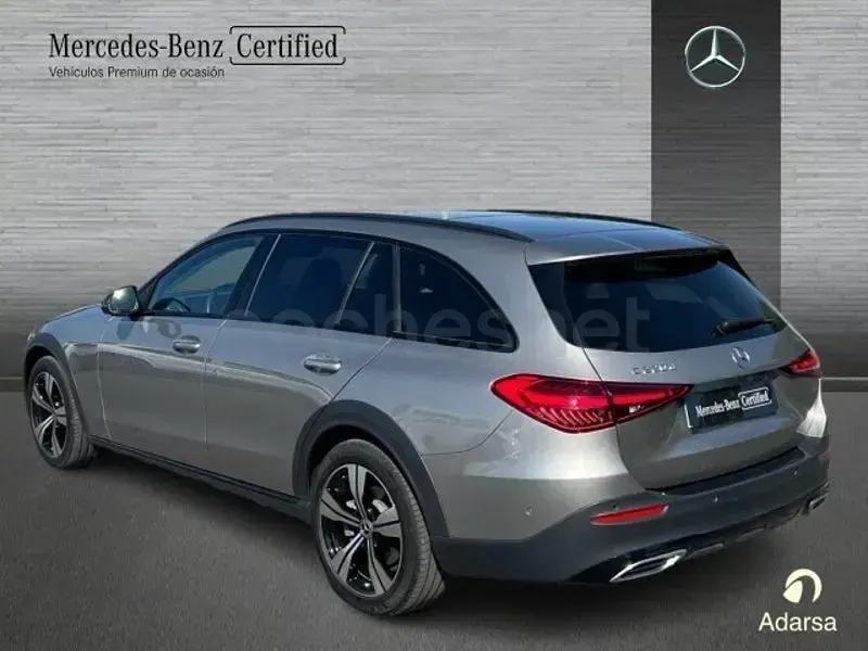Usado Mercedes C220 200 CV (147 kW) 2023 Gris / plata Familiar