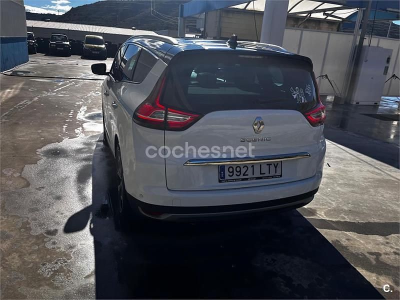 Usado Renault Scénic IV Black Edition 140 CV (102 kW) 2020 Blanco Monovolumen