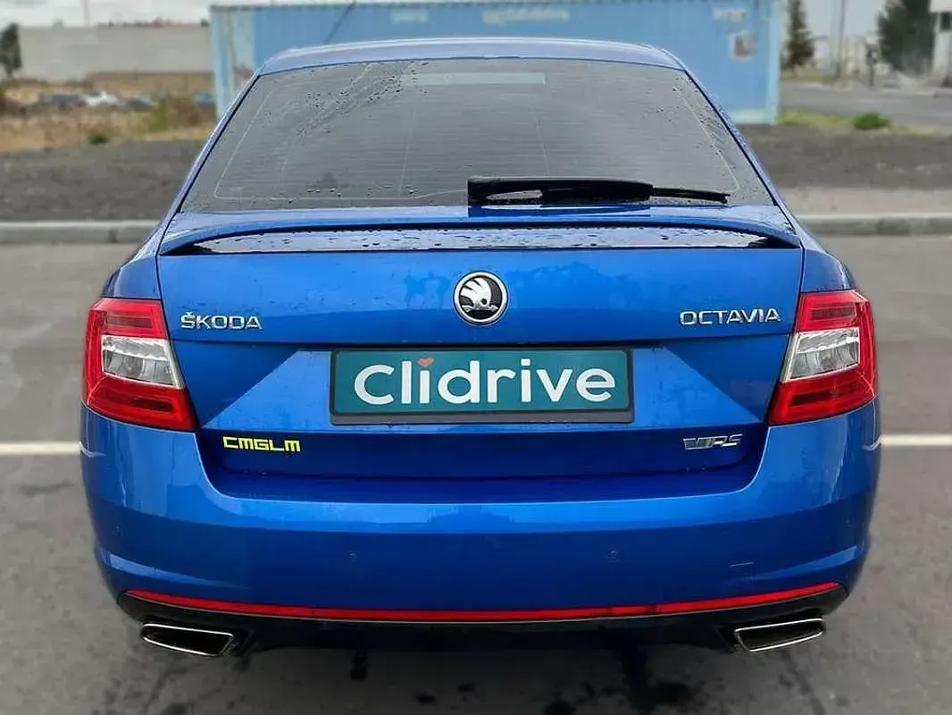 Usado Skoda Octavia RS 184 HP (135 kW) 2016 Azul Citadino