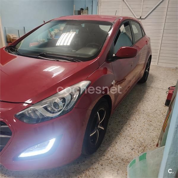 Rojo Usado 2015 Hyundai i30 GO! Berlina | 8000 € (Precio justo) - Imagen 1/4