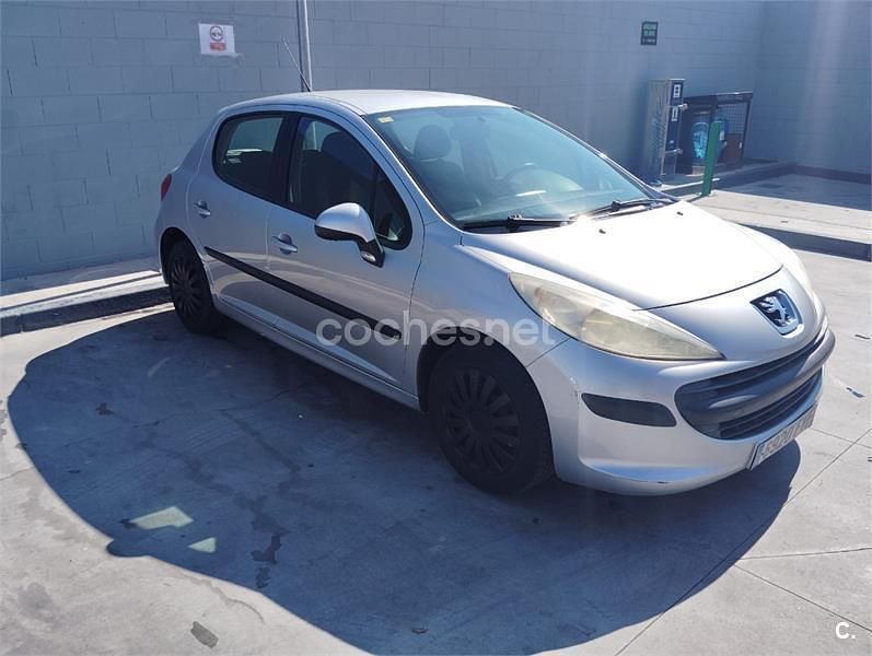 Usado Peugeot 207 70 CV (51 kW) 2007 Gris / plata Berlina