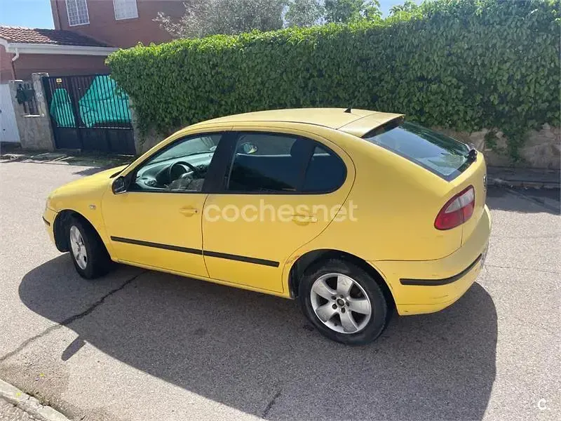Brugt Seat Leon Stella 105 HK (77 kW) 2005 Gul Hatchback