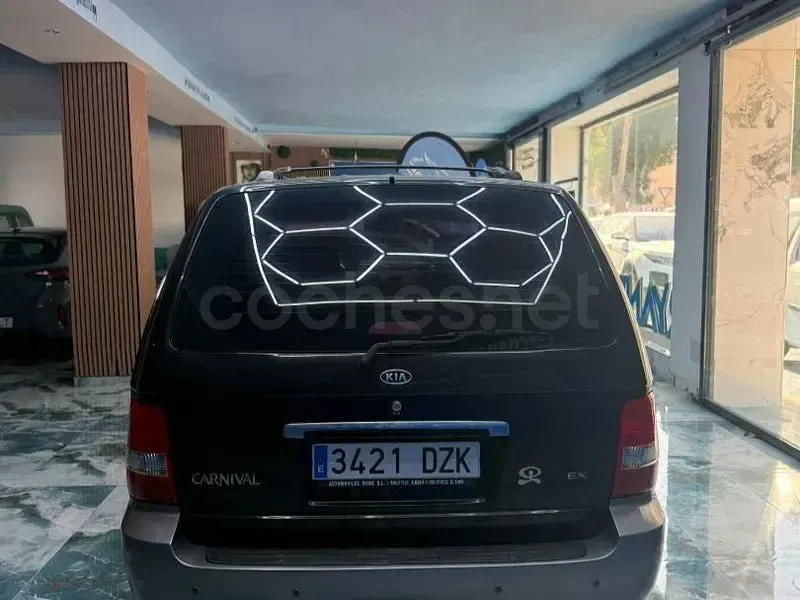 Usado Kia Carnival EX 144 CV (105 kW) 2005 Negro Monovolumen