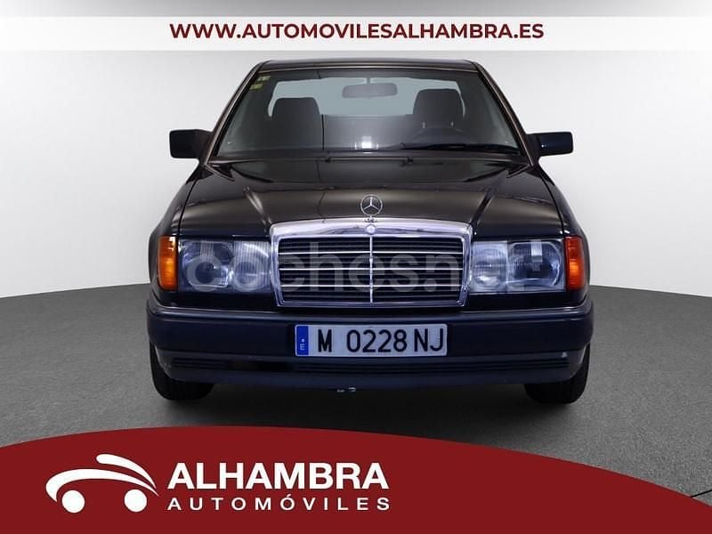 Usado Mercedes E320 220 CV (161 kW) 1990 Gris Coupe