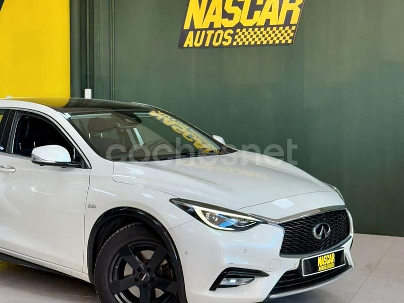 Usado Infiniti Q30 Premium 170 CV (125 kW) 2016 Blanco Berlina