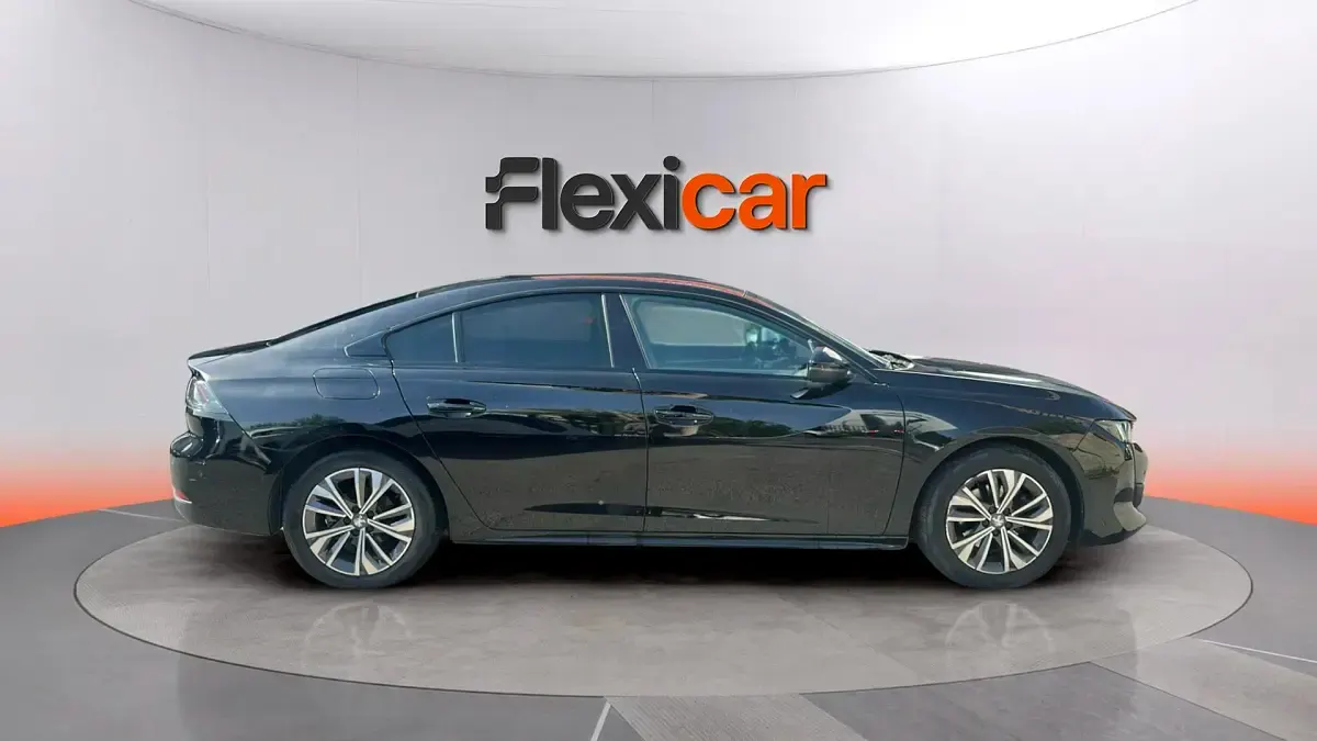 Usado Peugeot 508 Allure 131 CV (96 kW) 2022 Negro Berlina