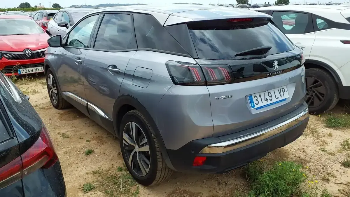 Usado Peugeot 3008 Allure 300 CV (220 kW) 2021 Gris SUV