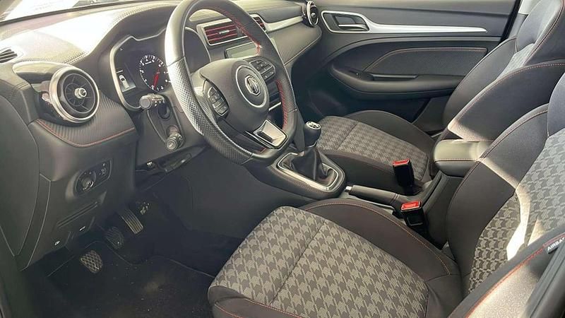 Usado MG ZS Comfort 106 CV (77 kW) 2024 SUV