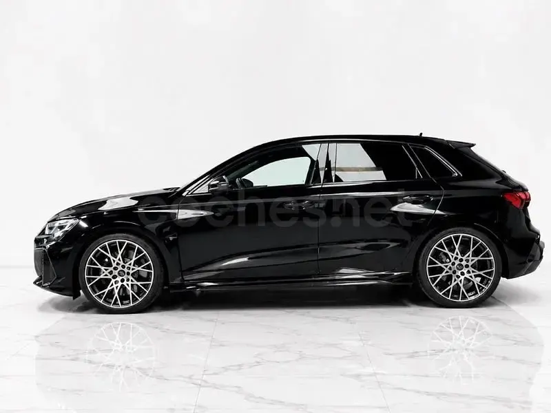 Usado Audi RS3 400 CV (294 kW) 2024 Negro Berlina