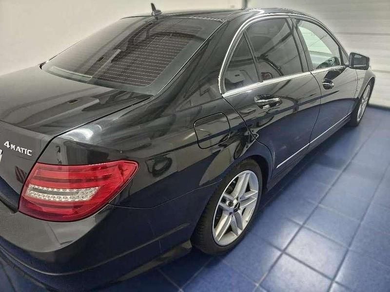 Käytetty Mercedes C250 Avantgarde 204 HP (150 kW) 2011 Musta Sedan