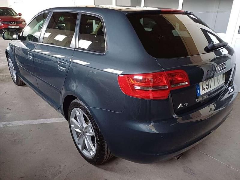 Usado Audi A3 Sportback Ambition 105 CV (77 kW) 2010 Gris Utilitario