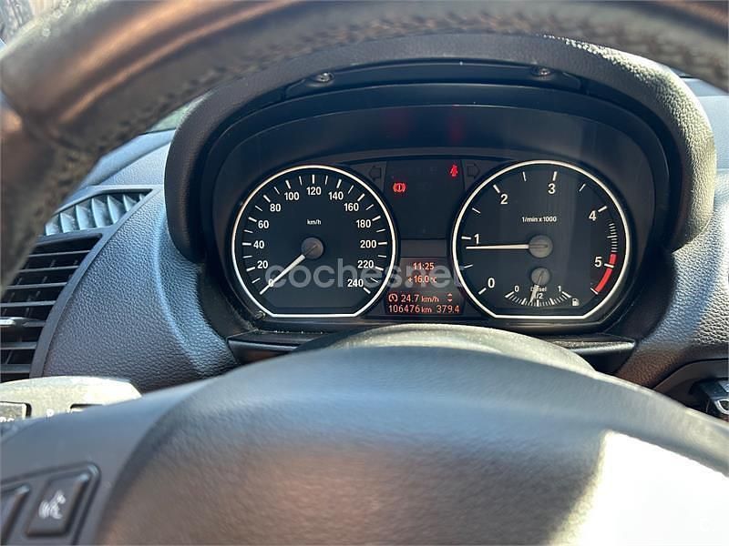Usado BMW 116 115 CV (84 kW) 2011 Negro Utilitario