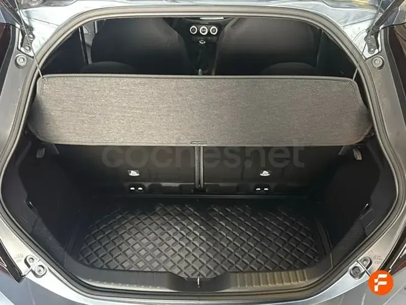 Nuevo Toyota Aygo X 72 CV (52 kW) 2025 Gris / plata SUV