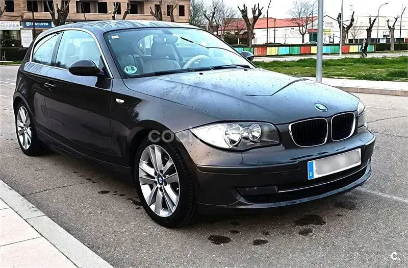 Usado BMW 120 177 CV (130 kW) 2009 Violeta / lila Utilitario