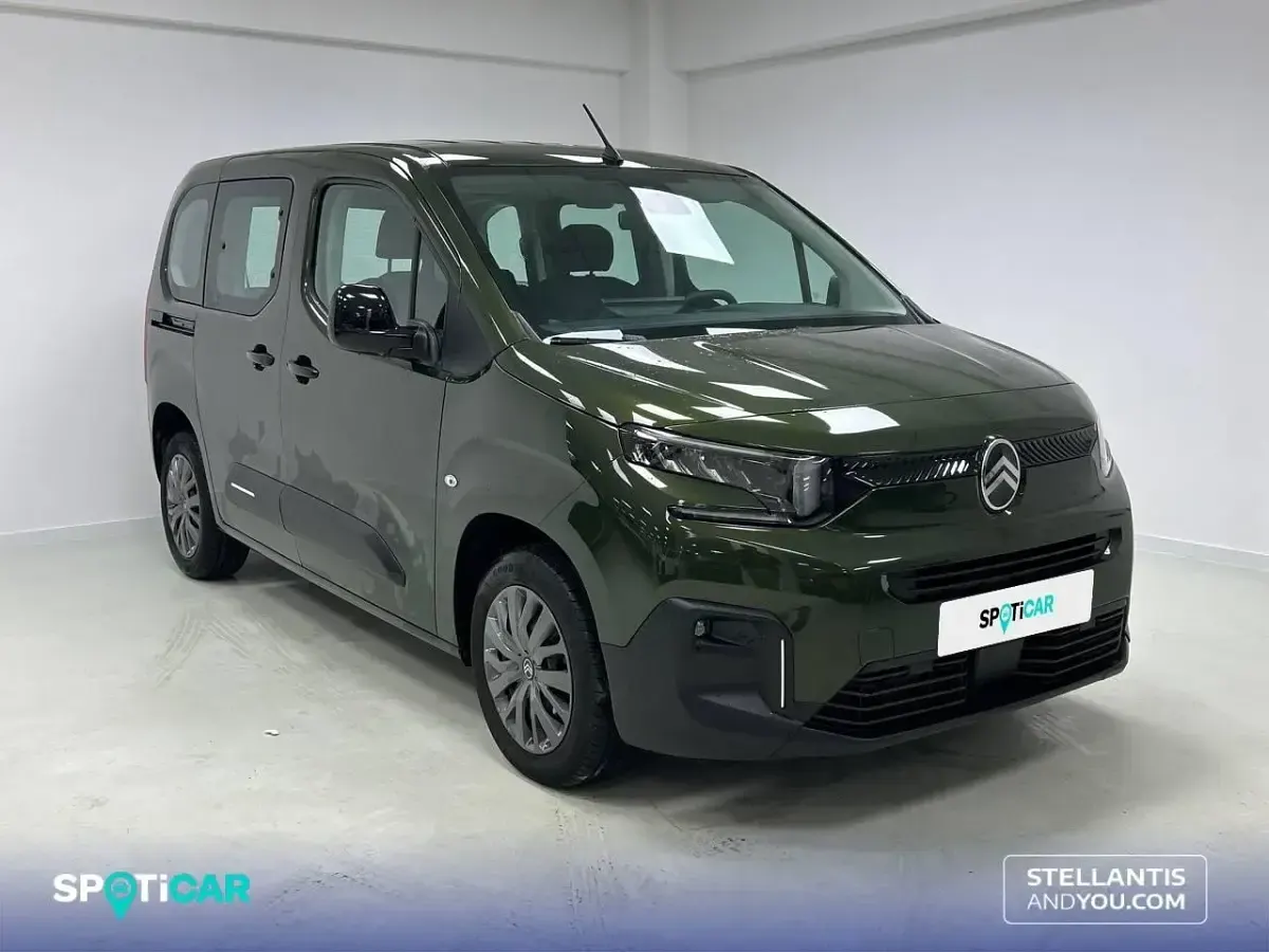 Usado Citroën Berlingo 102 HP (75 kW) 2025 Verde Monovolume