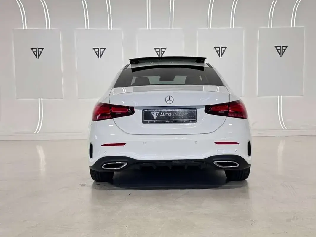 Usado Mercedes A180 Advanced 136 CV (100 kW) 2024 Blanco Berlina