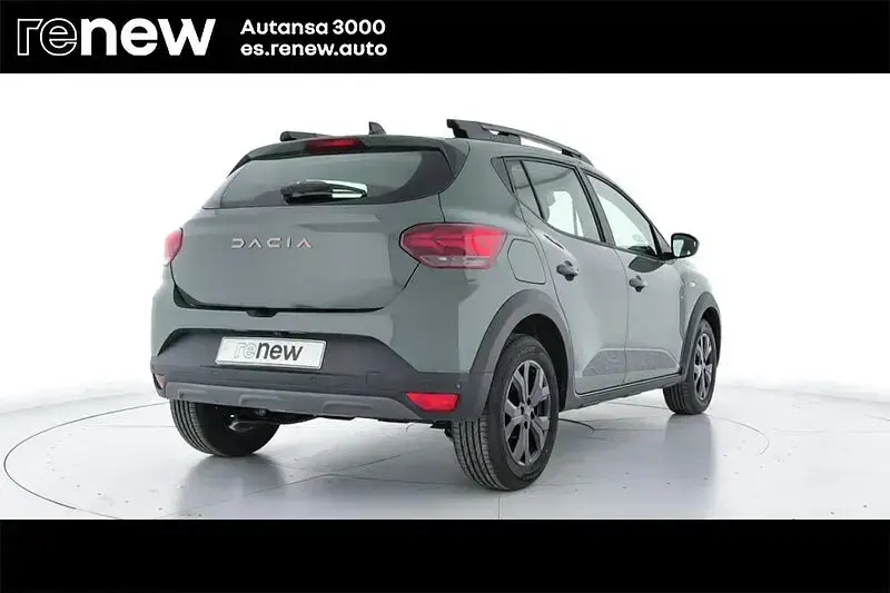 Usado Dacia Sandero Extreme 100 CV (73 kW) 2025 Verde Berlina