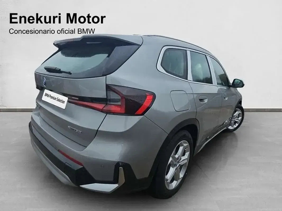 Usado BMW iX1 Comfort Edition 230 kW (313 CV) 2025 Plateado SUV